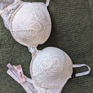 Victoria's Secret 36D lace bra - never worn!